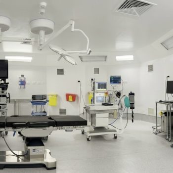 Nuevo pabellón quirúrgico con tecnología 4K en Clínica Andes Salud Chillán