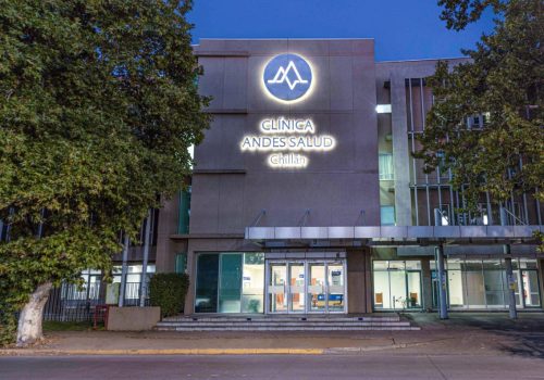 Frontis-Clinica-Andes-Salud-Chillan-OFICIAL-1200x794
